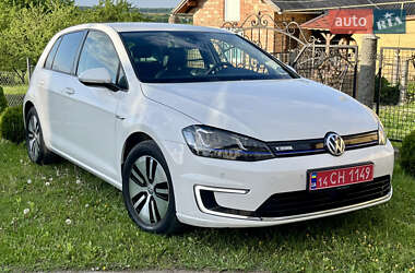 Хетчбек Volkswagen e-Golf 2016 в 