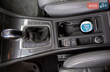 Хетчбек Volkswagen e-Golf 2018 в 