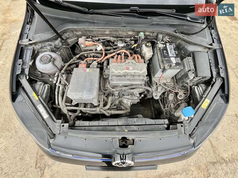 Хэтчбек Volkswagen e-Golf 2018 в Львове фото 44 Хэтчбек Volkswagen e-Golf 2018 в Львове