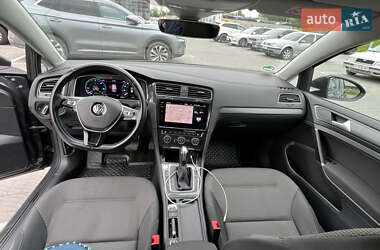 Хэтчбек Volkswagen e-Golf 2020 в 