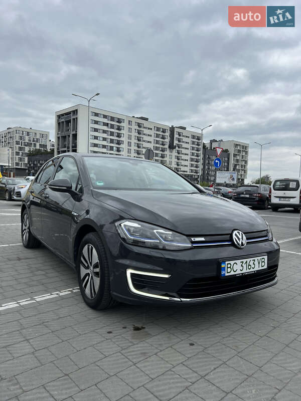 Хэтчбек Volkswagen e-Golf 2020 в 