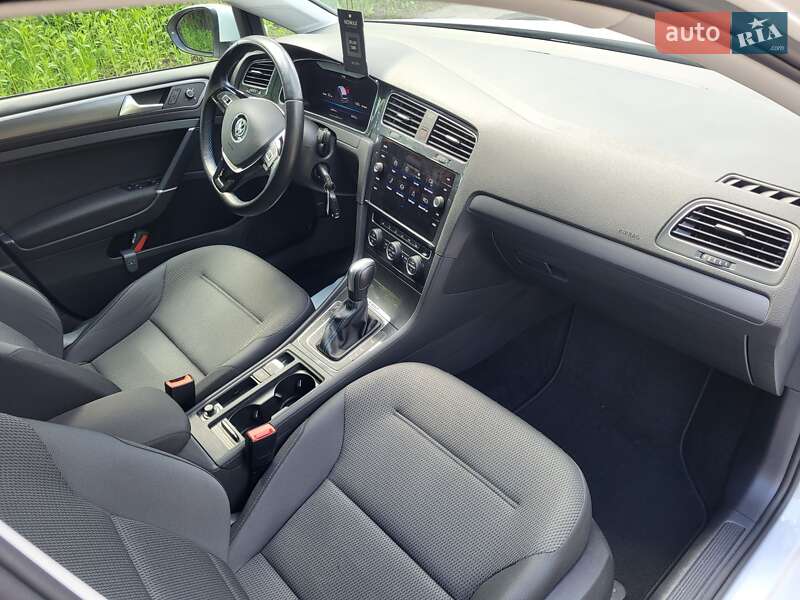 Хэтчбек Volkswagen e-Golf 2020 в Луцке