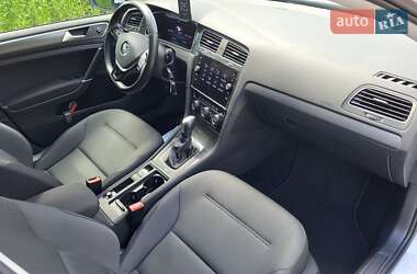 Хетчбек Volkswagen e-Golf 2020 в 