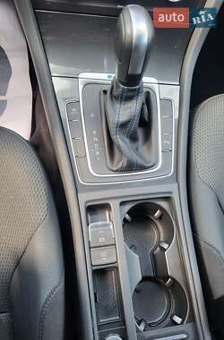 Хетчбек Volkswagen e-Golf 2020 в 