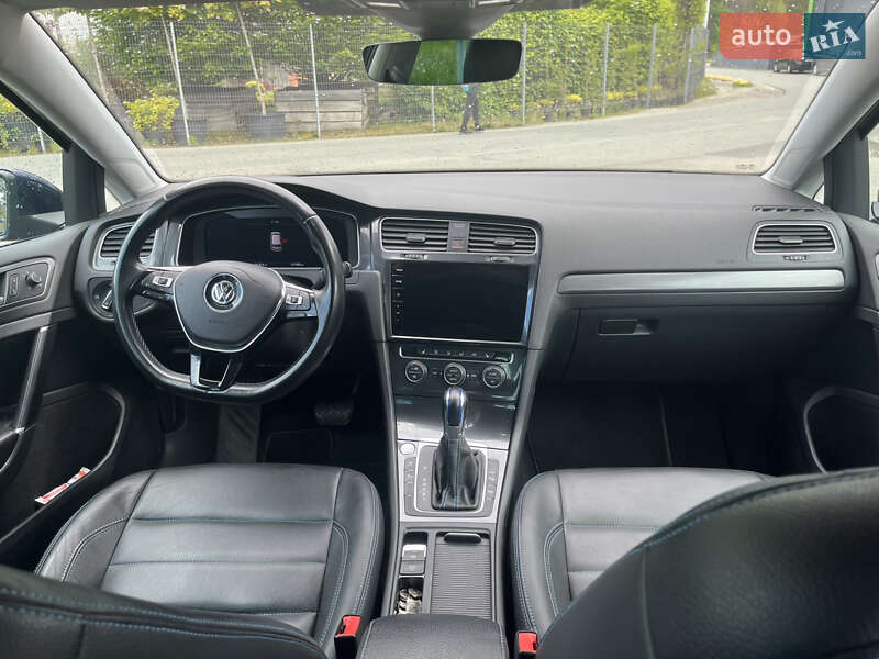 Хетчбек Volkswagen e-Golf 2017 в Києві