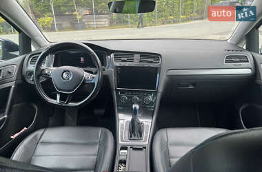 Хэтчбек Volkswagen e-Golf 2017 в 