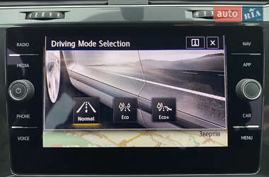 Хэтчбек Volkswagen e-Golf 2020 в 