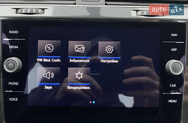 Хэтчбек Volkswagen e-Golf 2020 в 