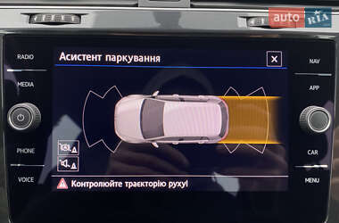 Хэтчбек Volkswagen e-Golf 2020 в 