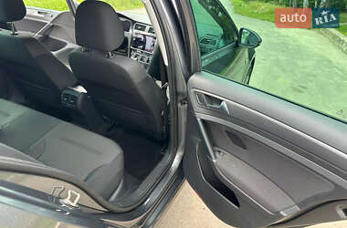 Хетчбек Volkswagen e-Golf 2020 в 