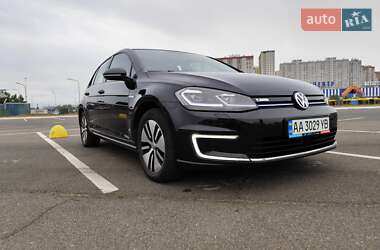 Хэтчбек Volkswagen e-Golf 2017 в Киеве