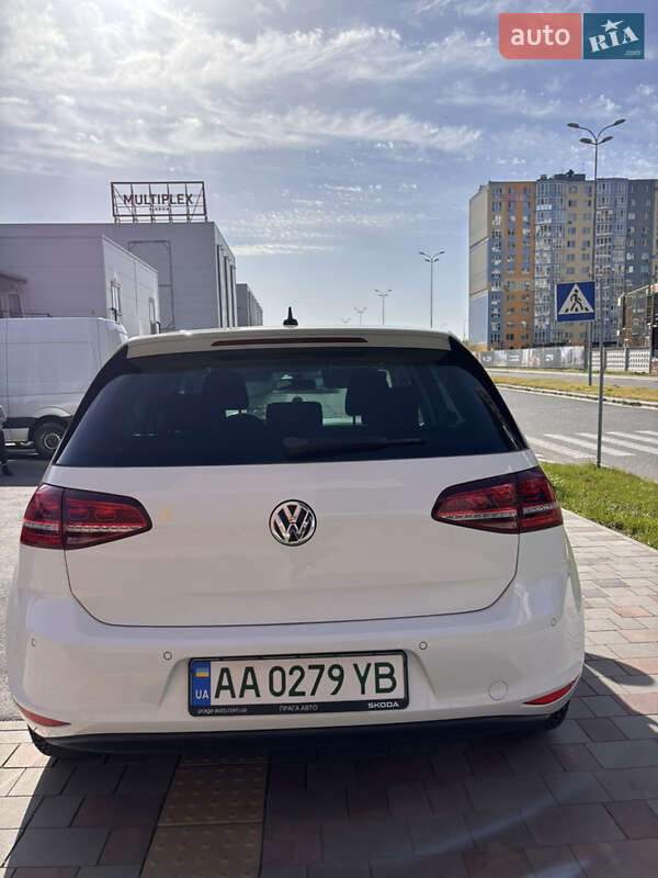 Хэтчбек Volkswagen e-Golf 2014 в Киеве фото 7 Хэтчбек Volkswagen e-Golf 2014 в Киеве