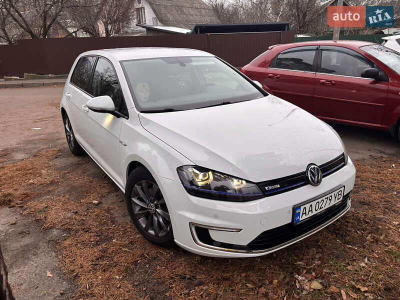 Хэтчбек Volkswagen e-Golf 2014 в Киеве фото 3 Хэтчбек Volkswagen e-Golf 2014 в Киеве
