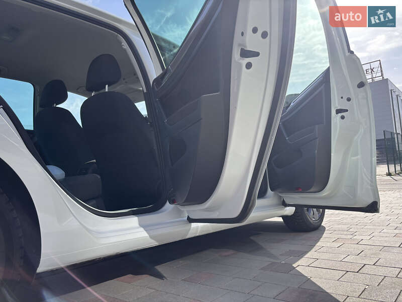 Хэтчбек Volkswagen e-Golf 2014 в Киеве фото 11 Хэтчбек Volkswagen e-Golf 2014 в Киеве