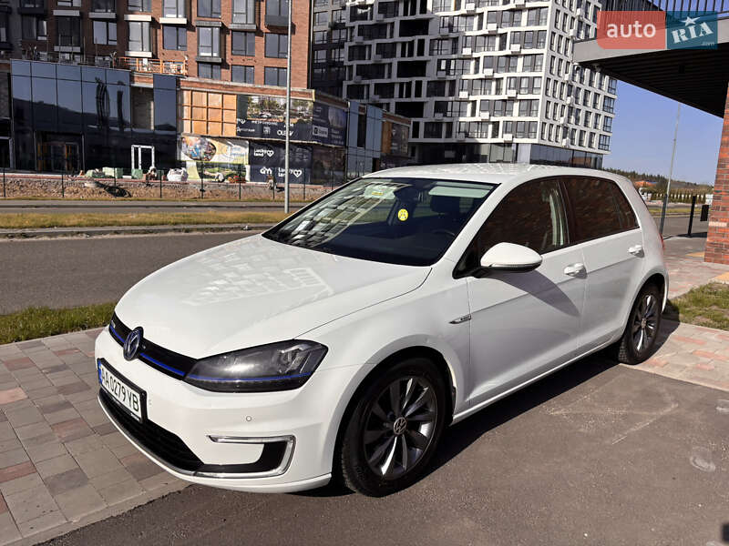 Хэтчбек Volkswagen e-Golf 2014 в Киеве фото 27 Хэтчбек Volkswagen e-Golf 2014 в Киеве