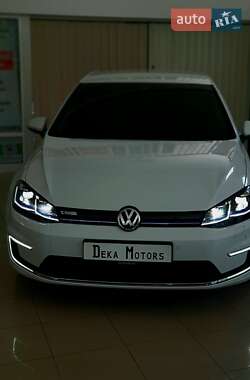 Хетчбек Volkswagen e-Golf 2017 в Дніпрі