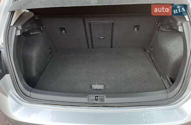 Хетчбек Volkswagen e-Golf 2019 в 