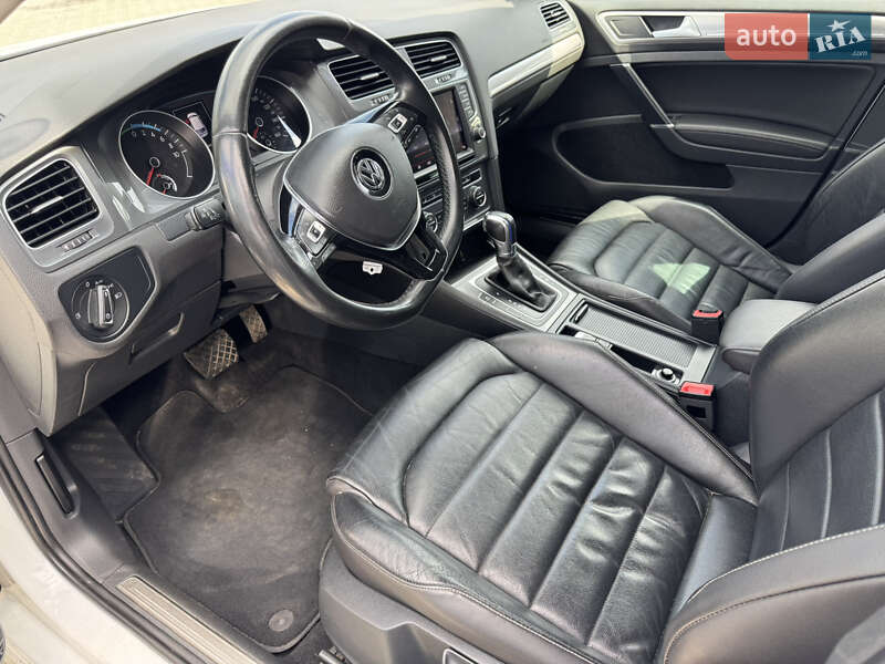 Хетчбек Volkswagen e-Golf 2016 в Одесі