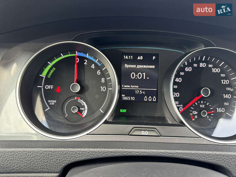 Хетчбек Volkswagen e-Golf 2016 в Одесі