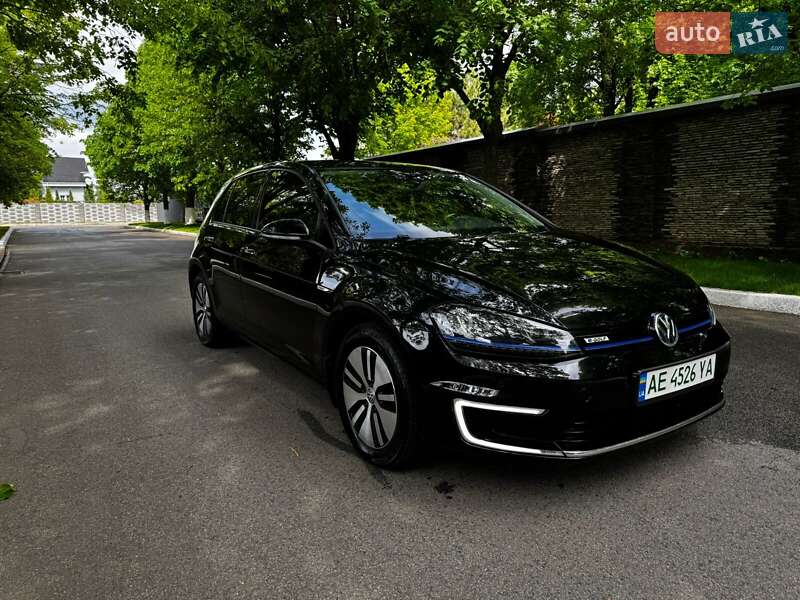 Хетчбек Volkswagen e-Golf 2015 в Дніпрі