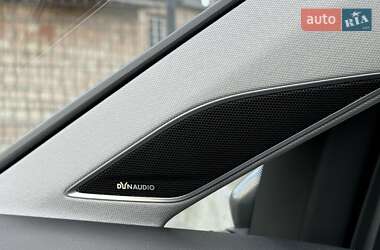 Хэтчбек Volkswagen e-Golf 2014 в 