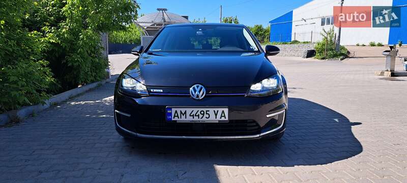 Хетчбек Volkswagen e-Golf 2016 в Житомирі
