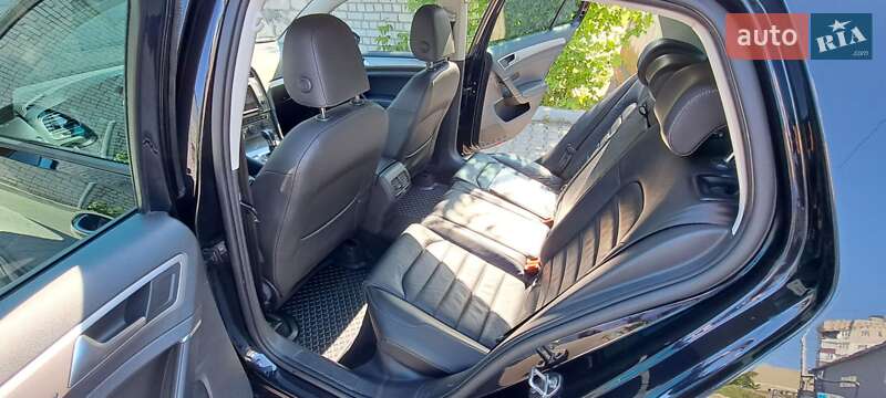 Хетчбек Volkswagen e-Golf 2016 в Житомирі