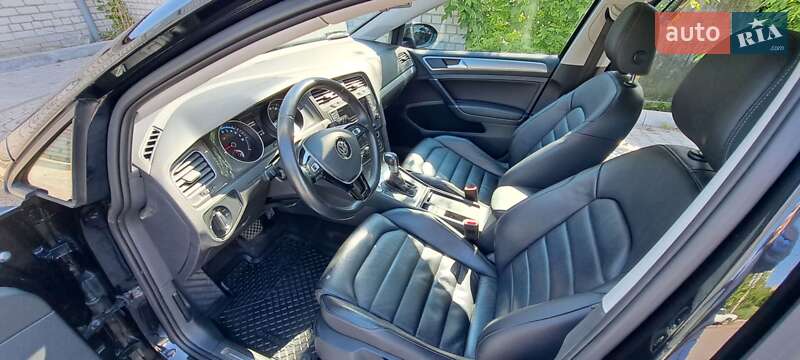 Хетчбек Volkswagen e-Golf 2016 в Житомирі
