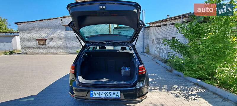 Хетчбек Volkswagen e-Golf 2016 в Житомирі