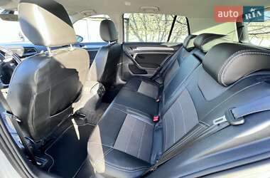 Хетчбек Volkswagen e-Golf 2019 в 