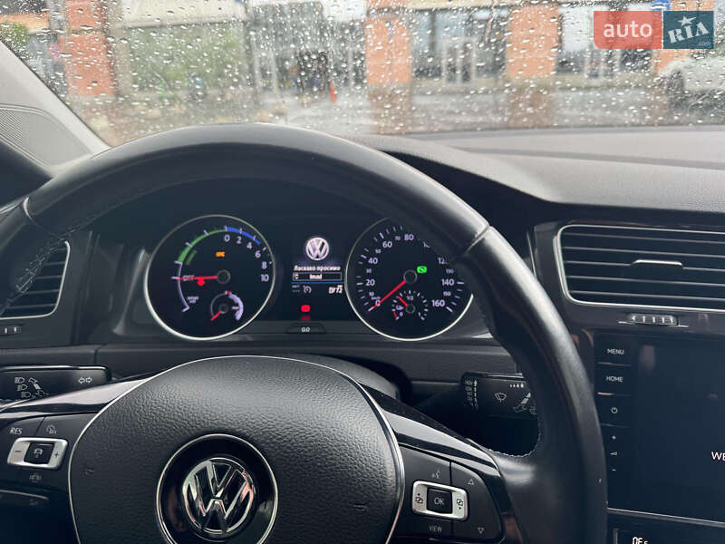 Хэтчбек Volkswagen e-Golf 2019 в Львове