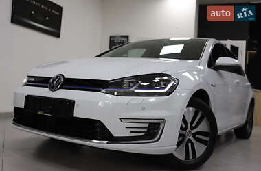 Хэтчбек Volkswagen e-Golf 2018 в 