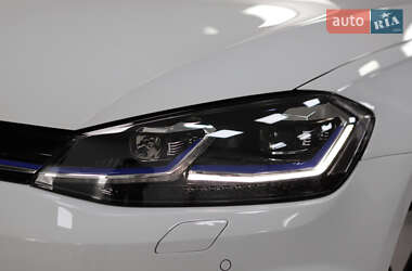 Хэтчбек Volkswagen e-Golf 2018 в 