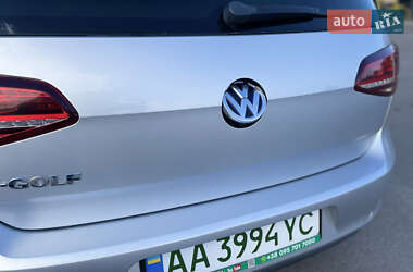 Хэтчбек Volkswagen e-Golf 2014 в 