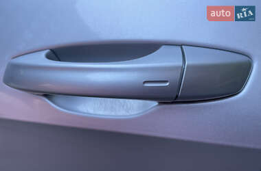 Хэтчбек Volkswagen e-Golf 2014 в 