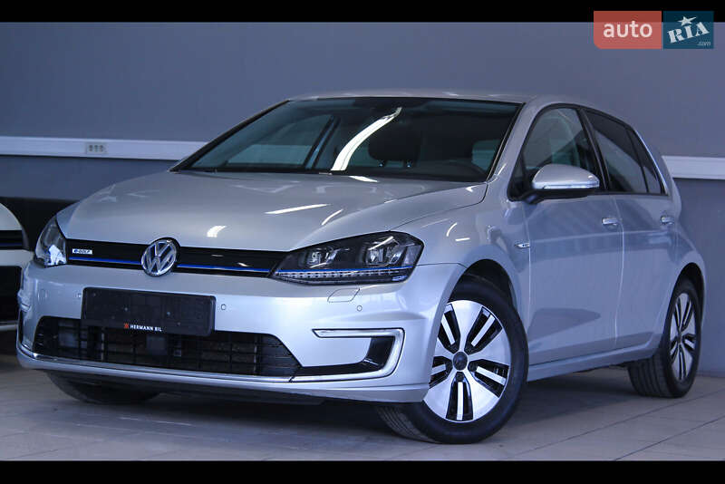 Хэтчбек Volkswagen e-Golf 2017 в Киеве