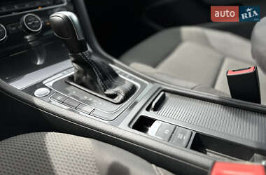 Хэтчбек Volkswagen e-Golf 2020 в 
