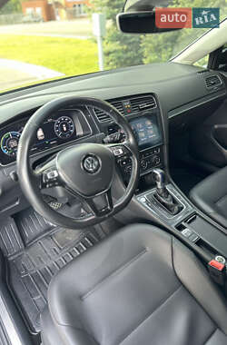 Хетчбек Volkswagen e-Golf 2019 в 