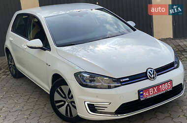Хетчбек Volkswagen e-Golf 2017 в 