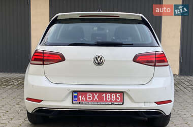 Хетчбек Volkswagen e-Golf 2017 в 