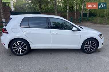 Хетчбек Volkswagen e-Golf 2020 в 