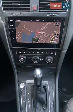 Хетчбек Volkswagen e-Golf 2020 в 