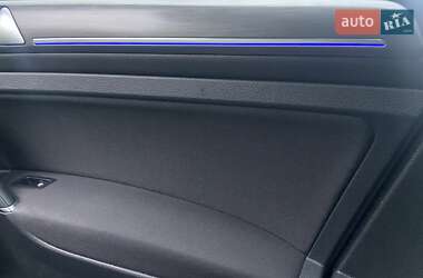 Хетчбек Volkswagen e-Golf 2020 в 