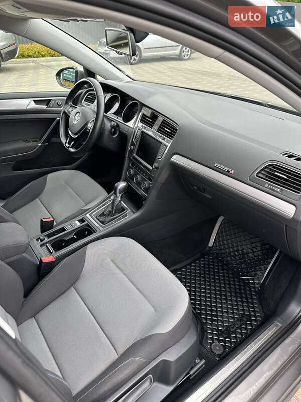 Хетчбек Volkswagen e-Golf 2015 в Вінниці