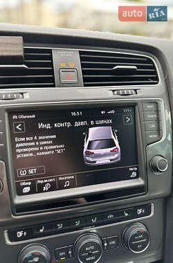 Хетчбек Volkswagen e-Golf 2015 в 