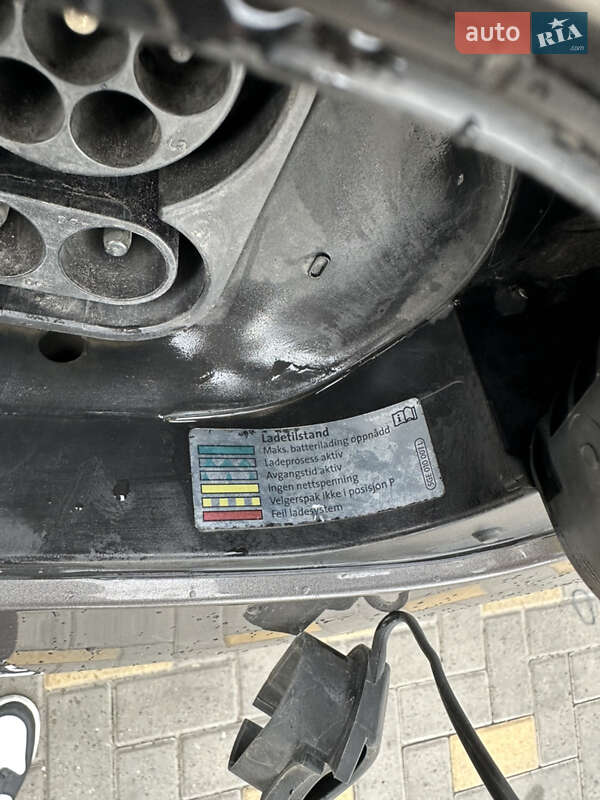 Хетчбек Volkswagen e-Golf 2015 в Вінниці