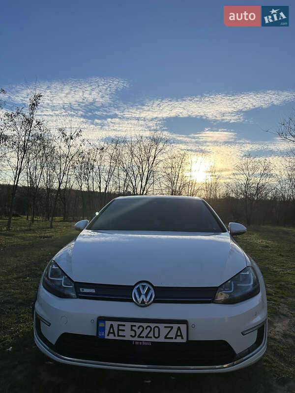 Volkswagen e-Golf 2014