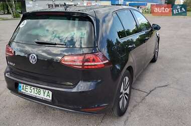 Хэтчбек Volkswagen e-Golf 2014 в 
