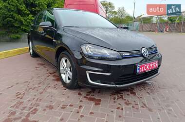 Хетчбек Volkswagen e-Golf 2015 в  фото 20 Хетчбек Volkswagen e-Golf 2015 в