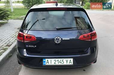 Хэтчбек Volkswagen e-Golf 2015 в 
